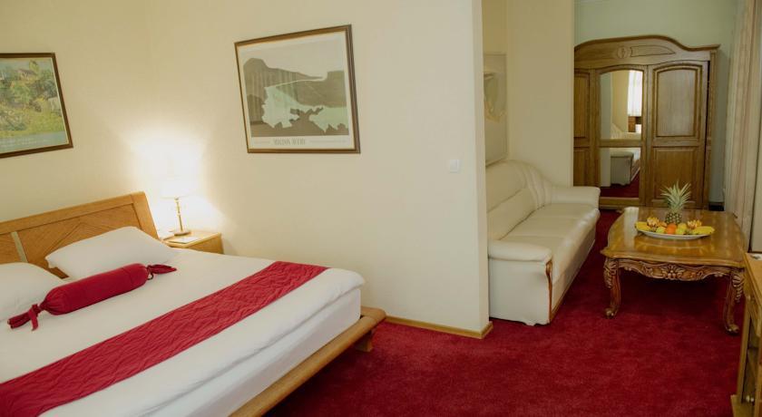 Hotel Victory Pristina Esterno foto